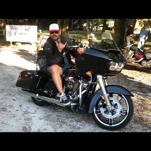 Meet your Posher, Max